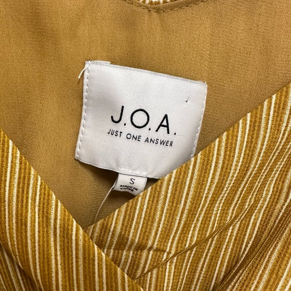 J.O.A. V-Neck Cold Shoulder Hi Lo Wrap Dress - Picture 6 of 9